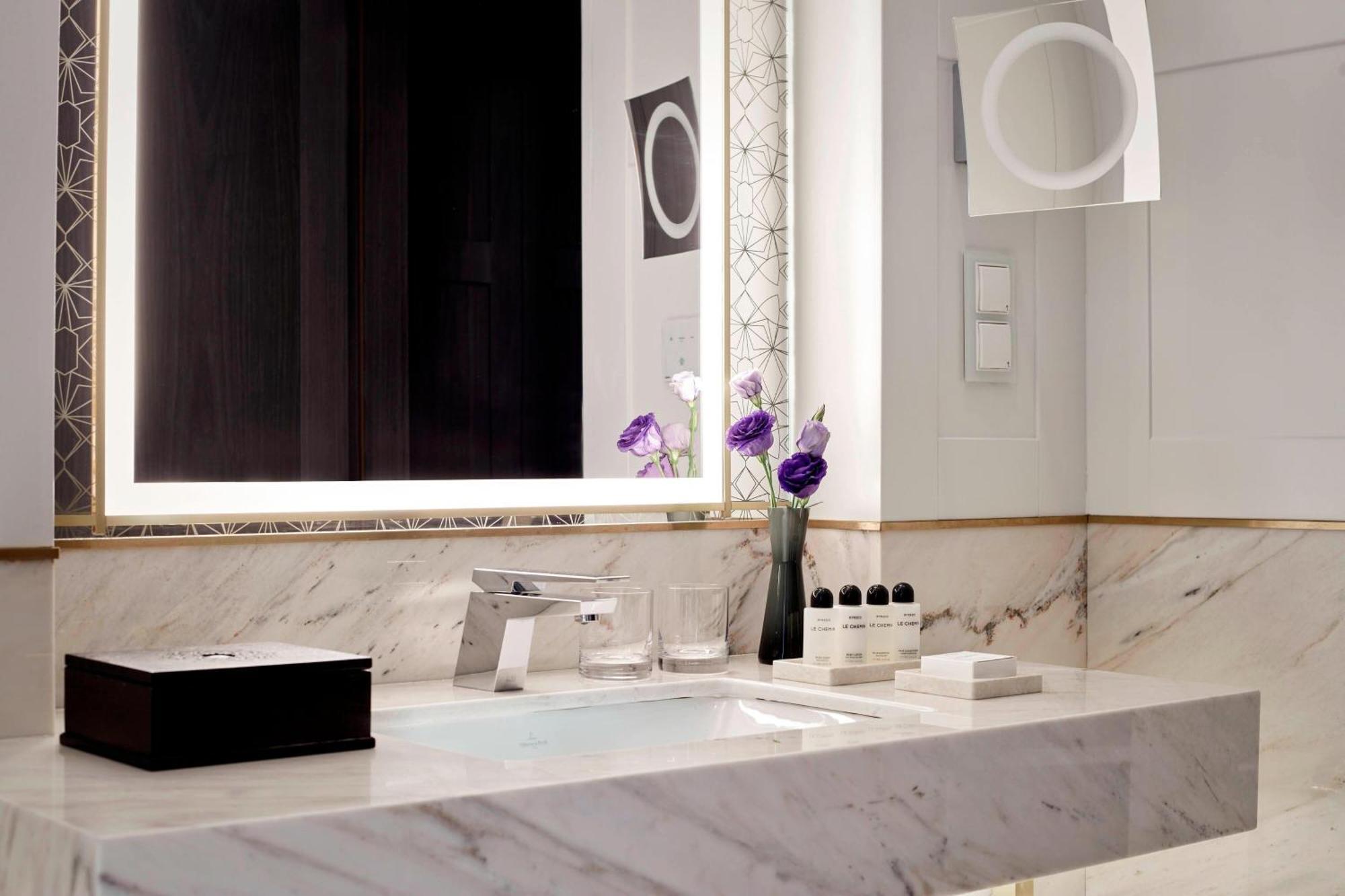 The Alexander, A Luxury Collection Hotel, Jerevan Buitenkant foto
