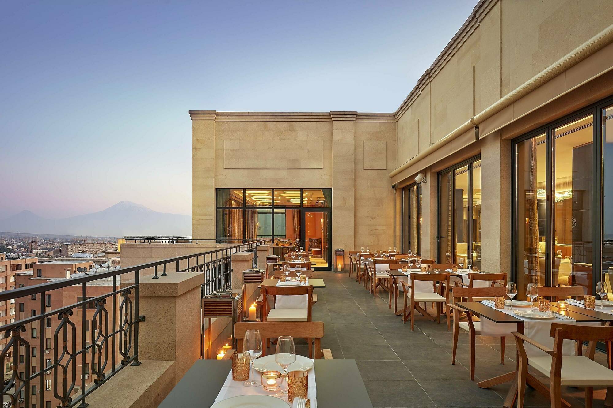 The Alexander, A Luxury Collection Hotel, Jerevan Buitenkant foto